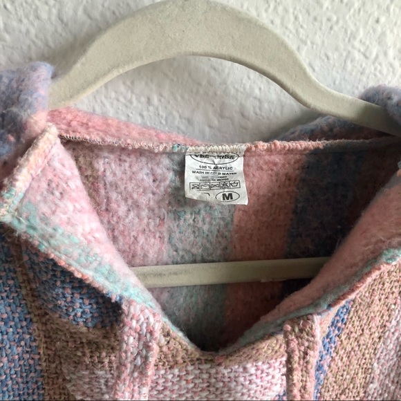 Pastel colored Baja hoodie size medium - Picture 3 of 6